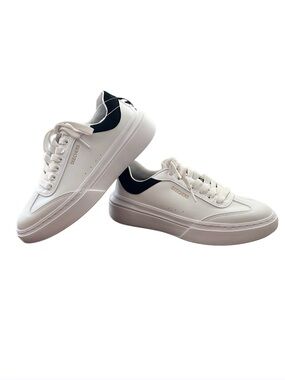 Sketchers Cordova Sneakers Black and White Size 8
